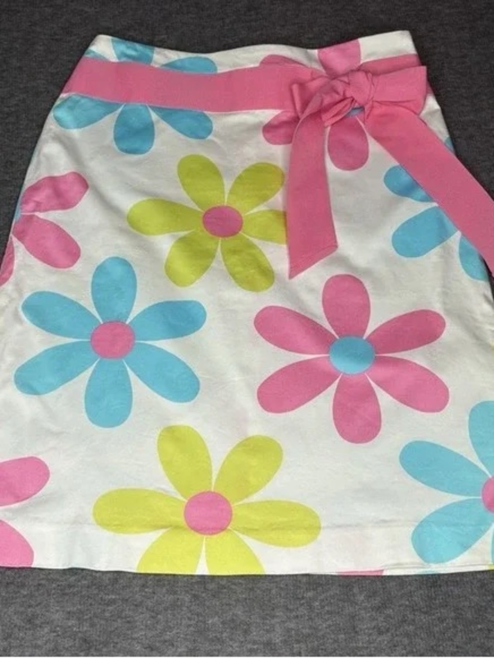 Bright Daisy Print White Skirt with Pink Waist Tie